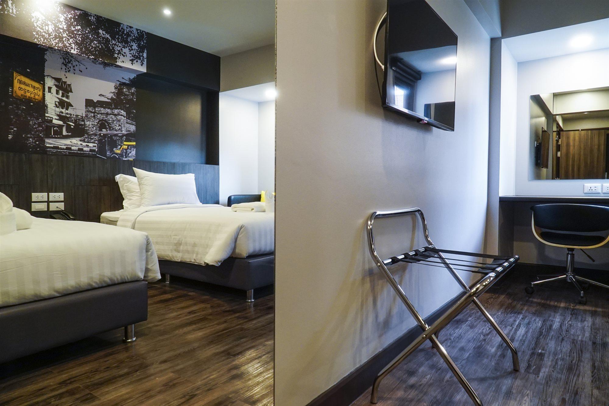 Sleep Mai Thapae Chiang Mai Old City Lifestyle Hotel Esterno foto